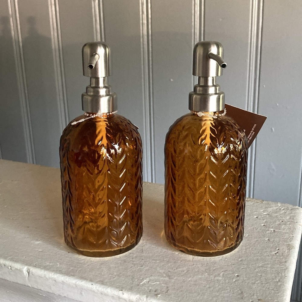 NWT- Set of 2- Amber Fall Leaf Embossed Glass Hand Soap Dispensers 🍁